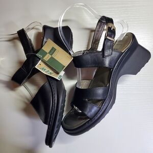 Vintage NWT Josef Seibel Black Leather Chunky Sandals